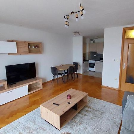 Med Man Apartmani Slavonski Brod Exterior photo