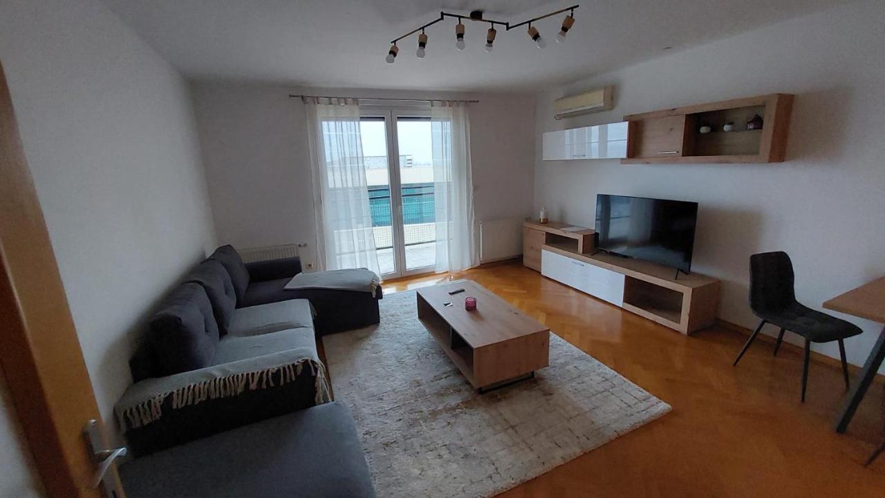 Med Man Apartmani Slavonski Brod Exterior photo